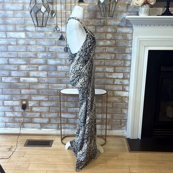 Ethyl Black and White Graphic Print T-Back Halter Maxi Dress, Women’s Size Small - Picture 4 of 8